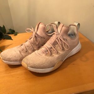 Light Pink Nike Elite TR Running Shoes